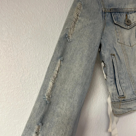 POL light wash, cropped, distressed, denim, jean jacket, size small - Picture 3 of 11